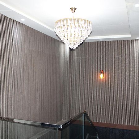 Hotel Gold Stone Kanpur Zewnętrze zdjęcie